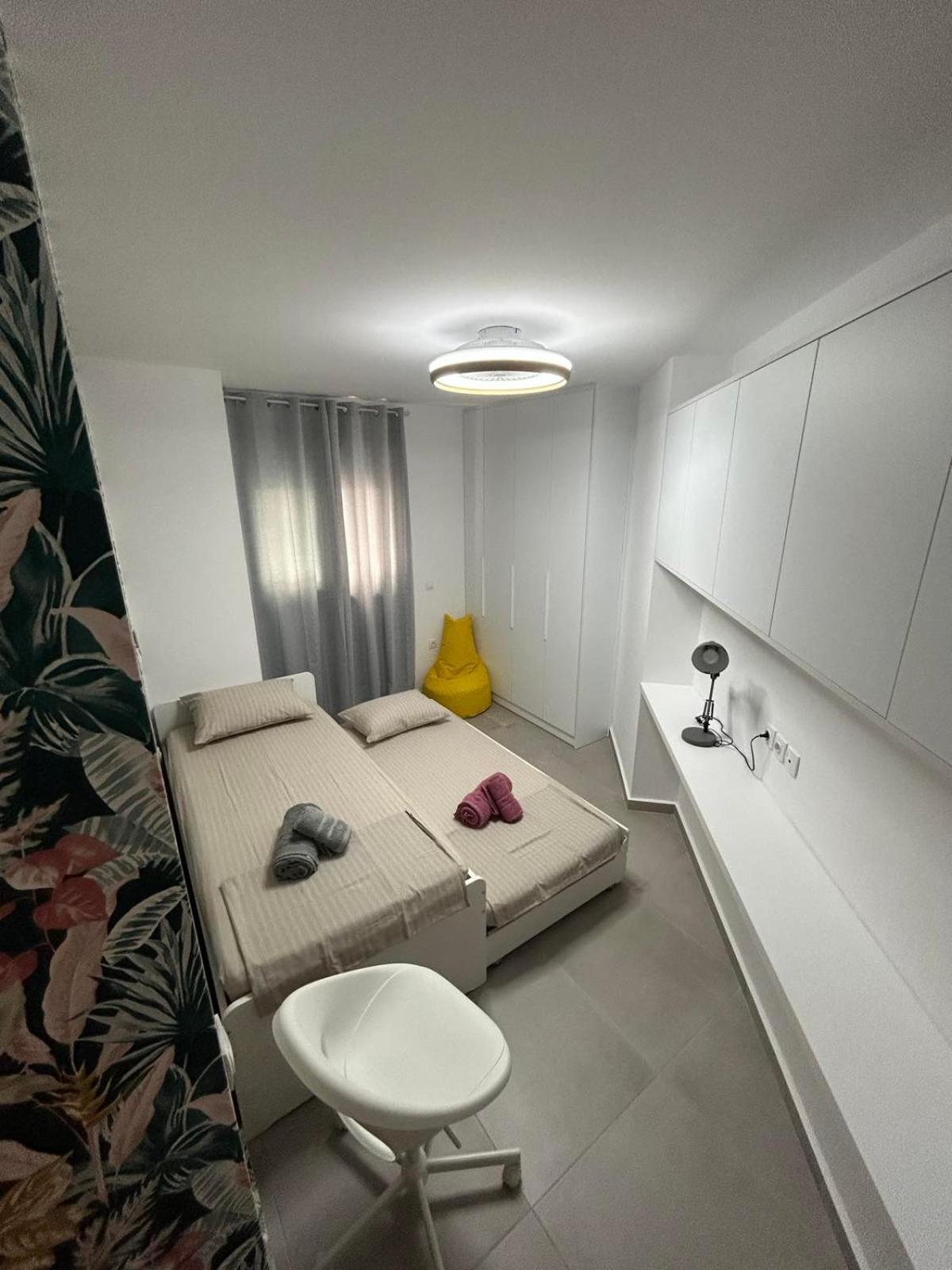 Floral Home 2 - 1St Floor Apt With Private Parking! Athene Buitenkant foto