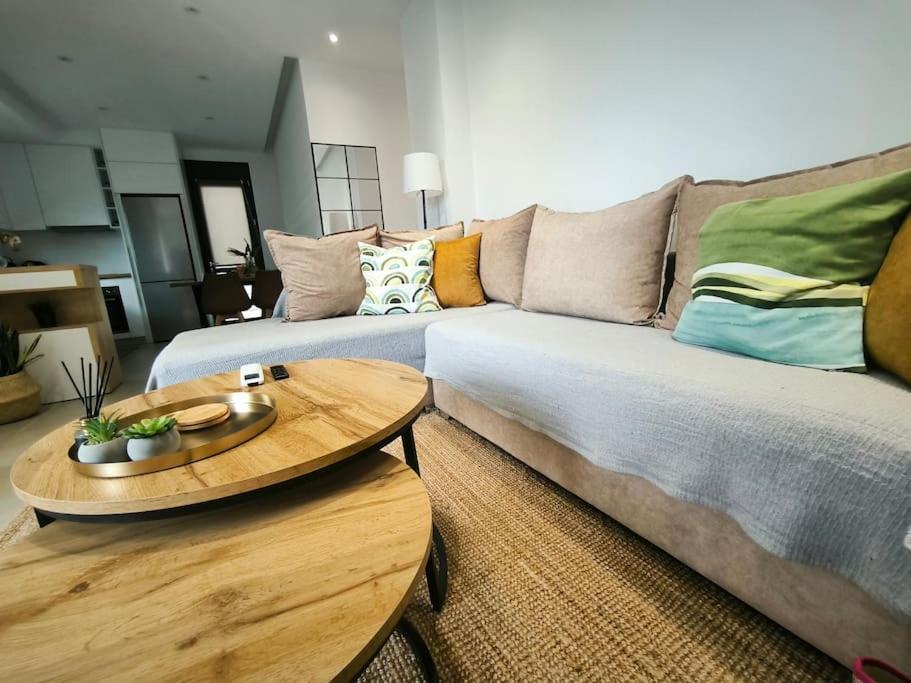 Floral Home 2 - 1St Floor Apt With Private Parking! Athene Buitenkant foto